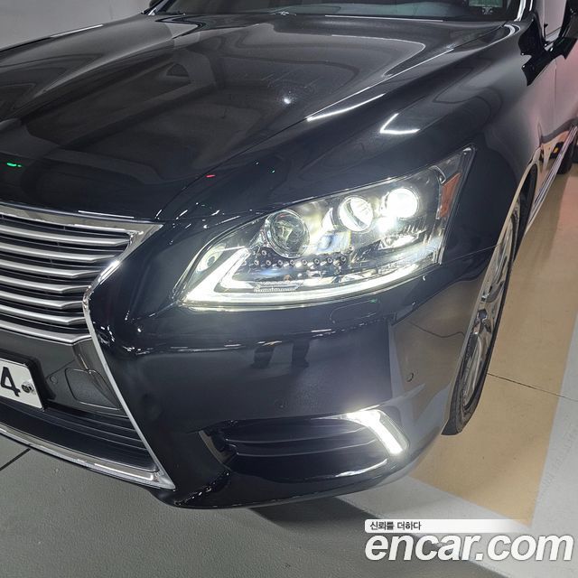 Лексус LS600hL 2016 — миниатюра 8