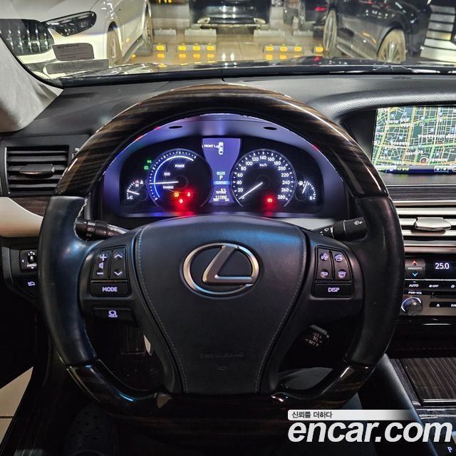 Лексус LS600hL 2016 — миниатюра 10