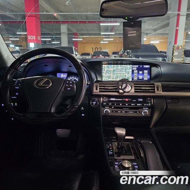 Лексус LS600hL 2016 — миниатюра 11