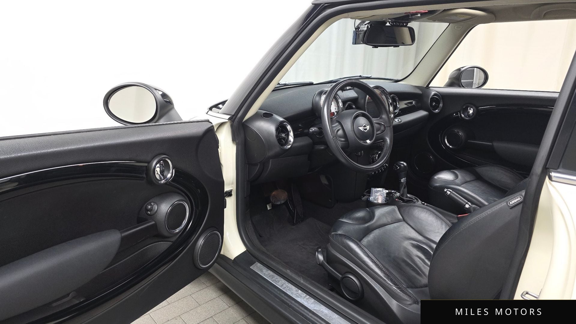 MINI Cooper D 2013 — миниатюра 10