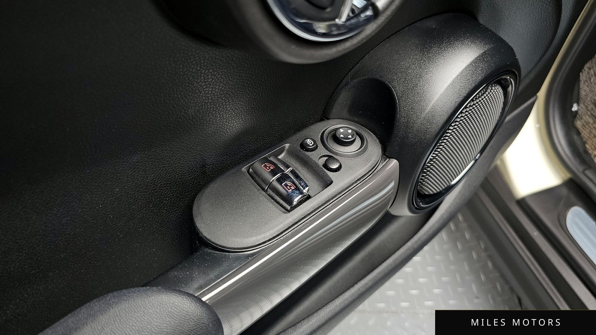MINI 쿠퍼 2020 — миниатюра 18