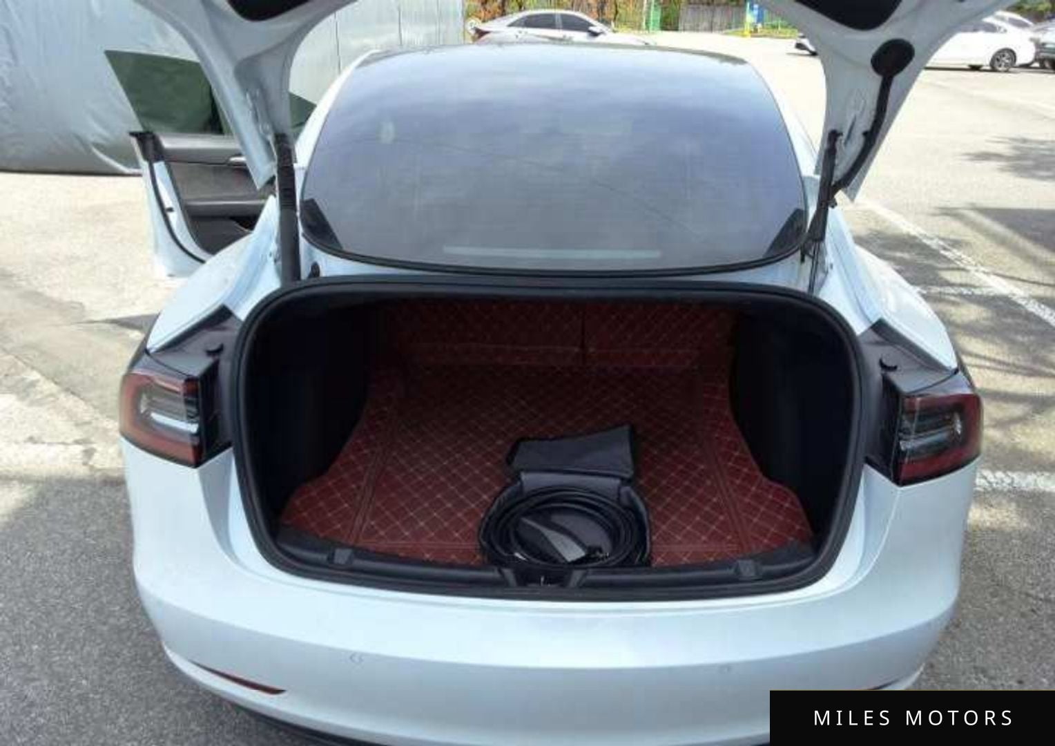 Tesla Model 3 2022 — миниатюра 11