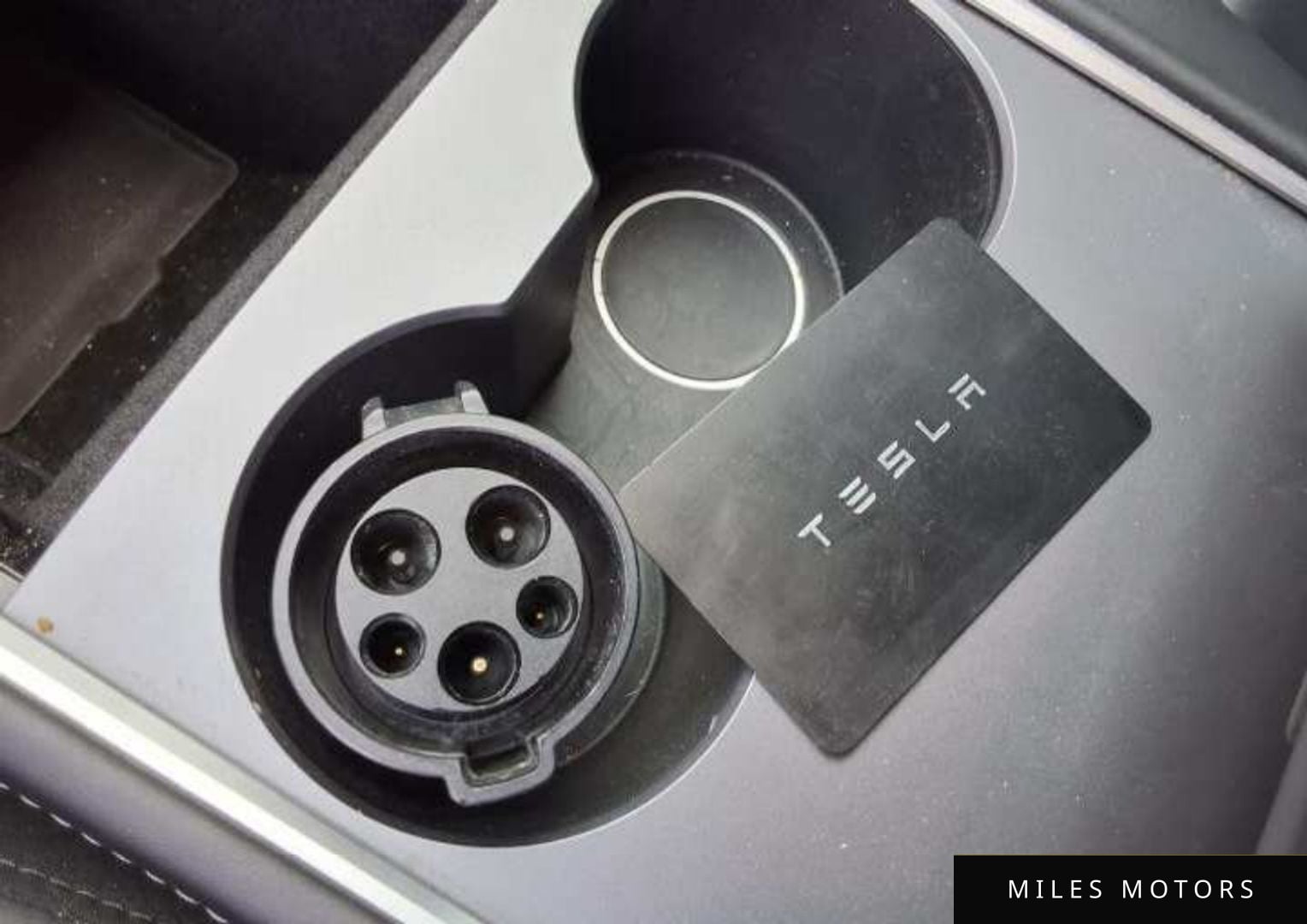 Tesla Model 3 2022 — миниатюра 13