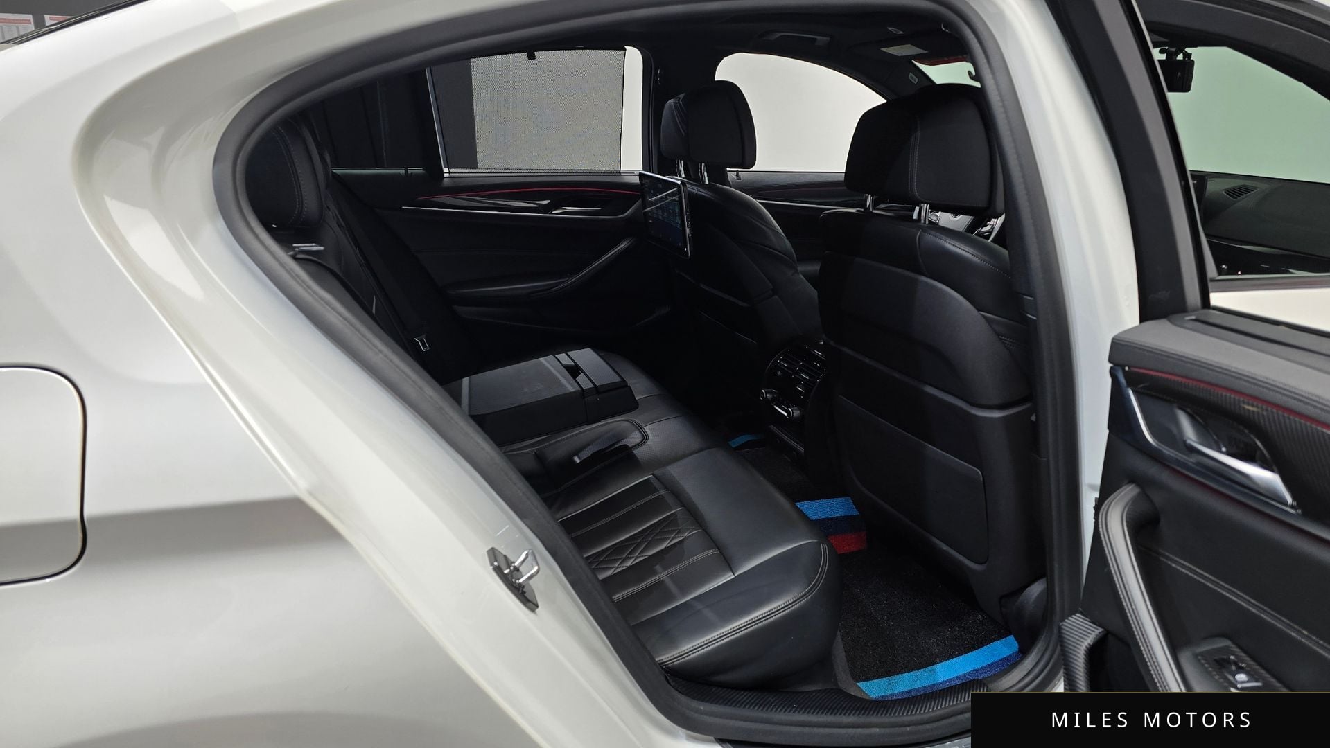 BMW 5시리즈 (G30) 2018 — миниатюра 17