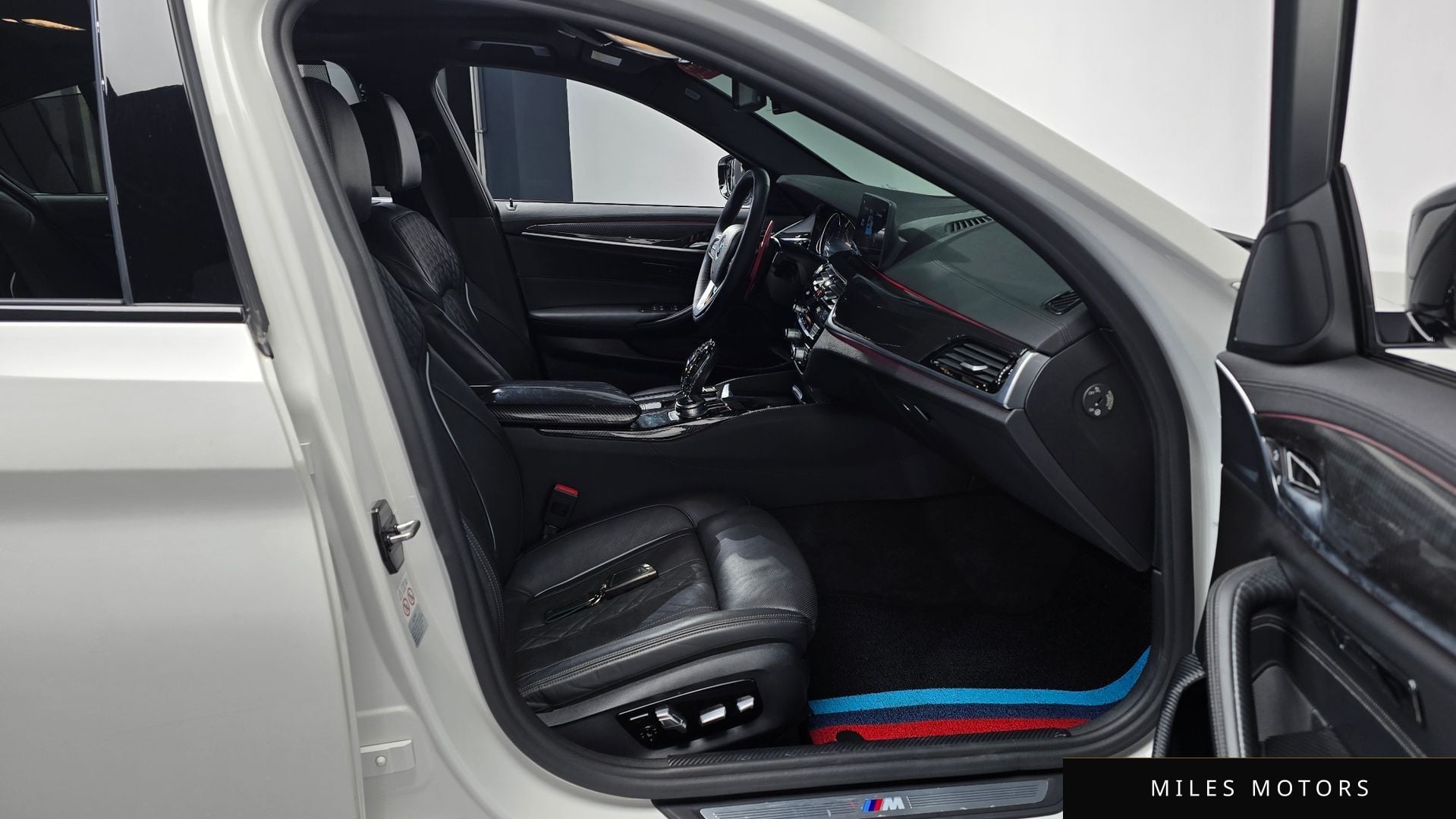 BMW 5시리즈 (G30) 2018 — миниатюра 15