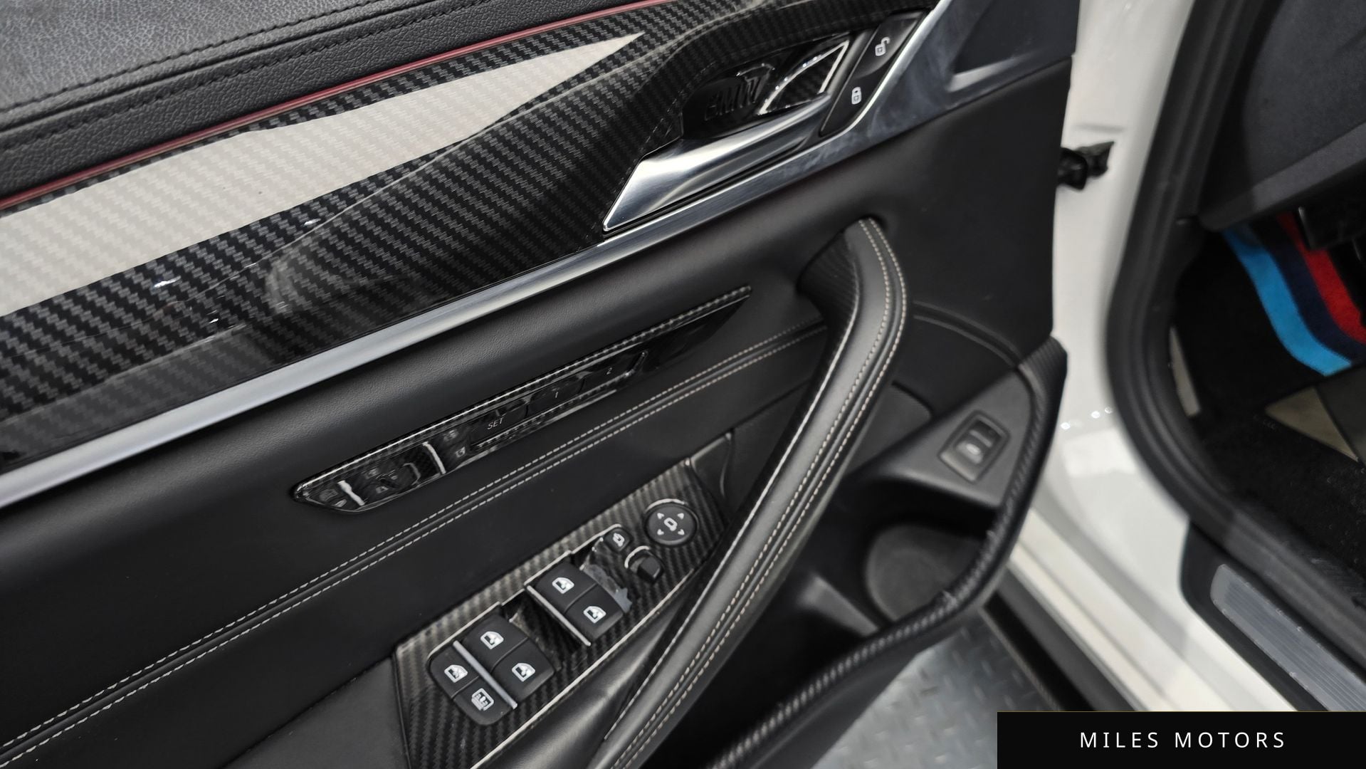 BMW 5시리즈 (G30) 2018 — миниатюра 35