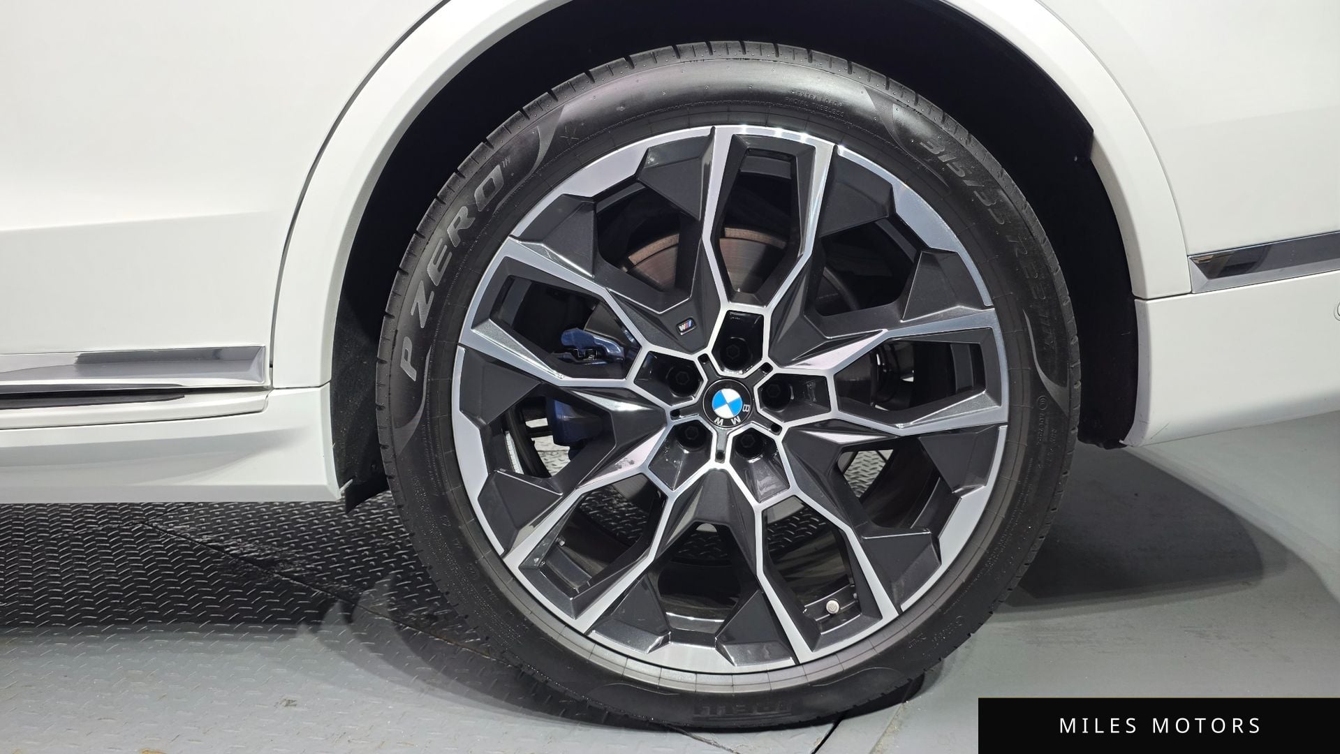 BMW X7 (G07) 2025 — миниатюра 7