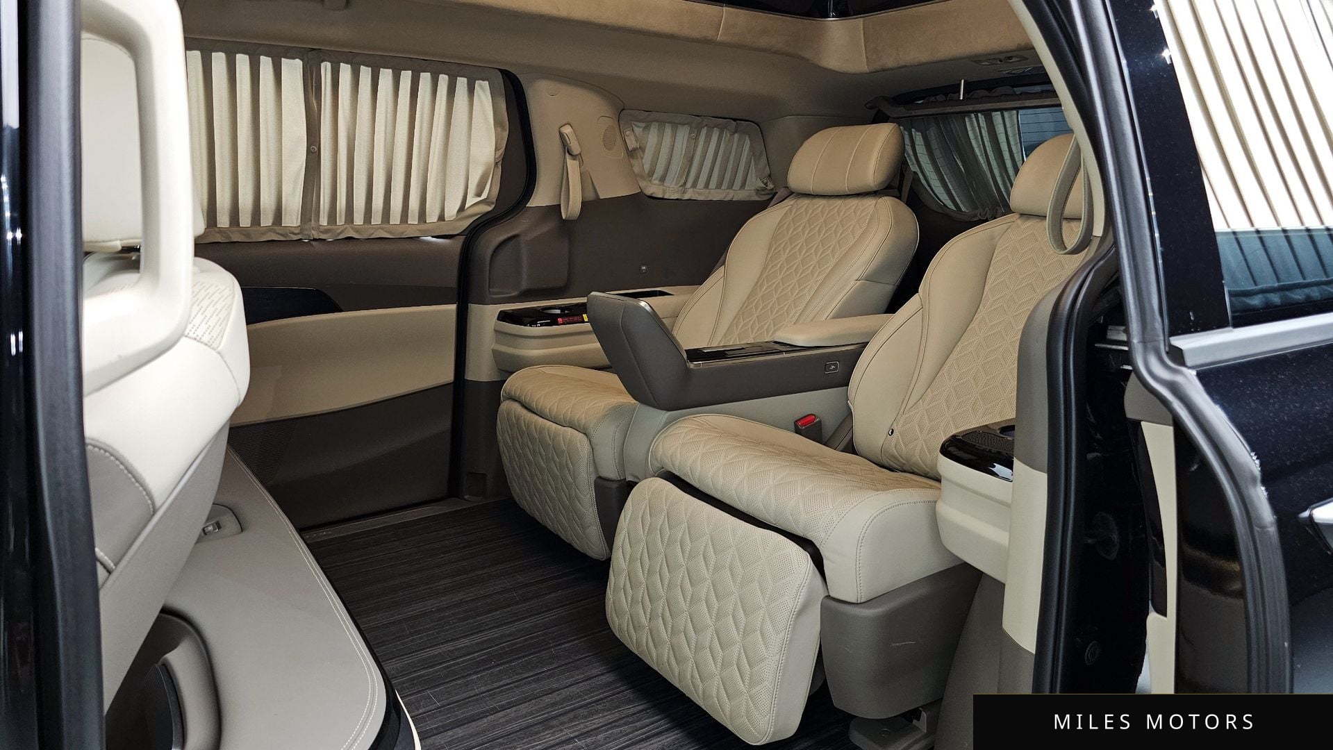 Kia Carnival 2023 — миниатюра 18