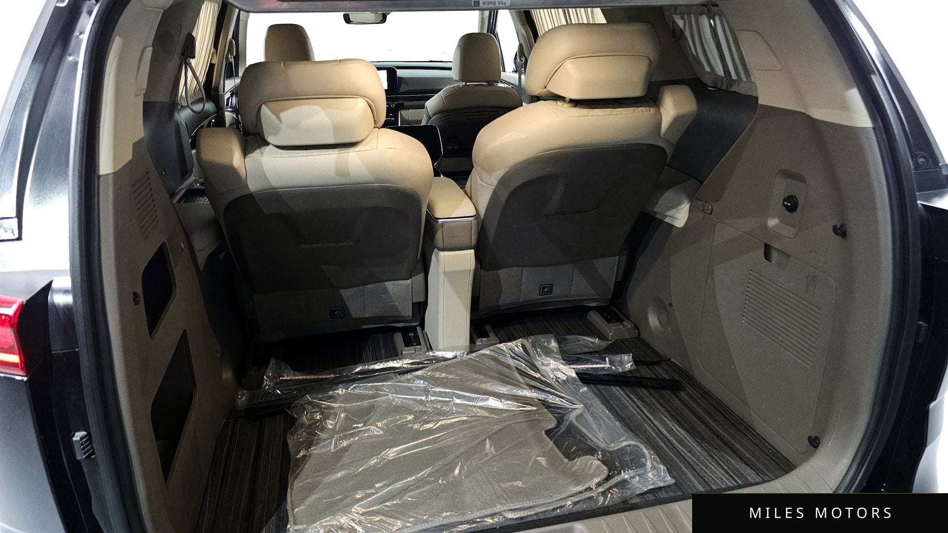 Kia Carnival 2023 — миниатюра 16