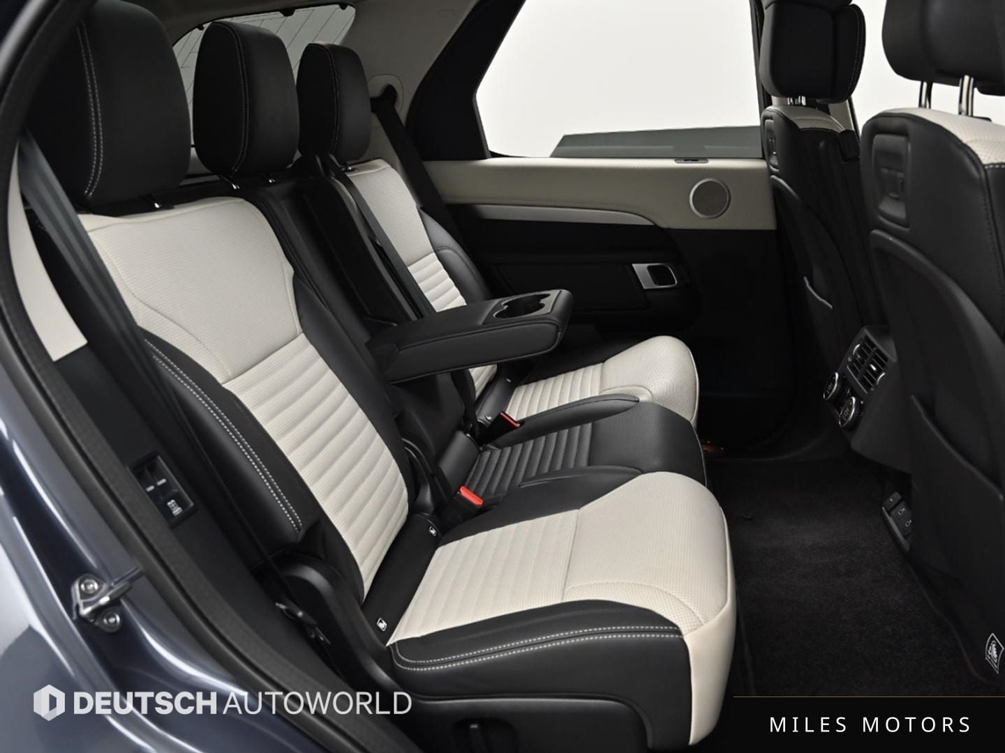 Land Rover Discovery 2025 — миниатюра 12
