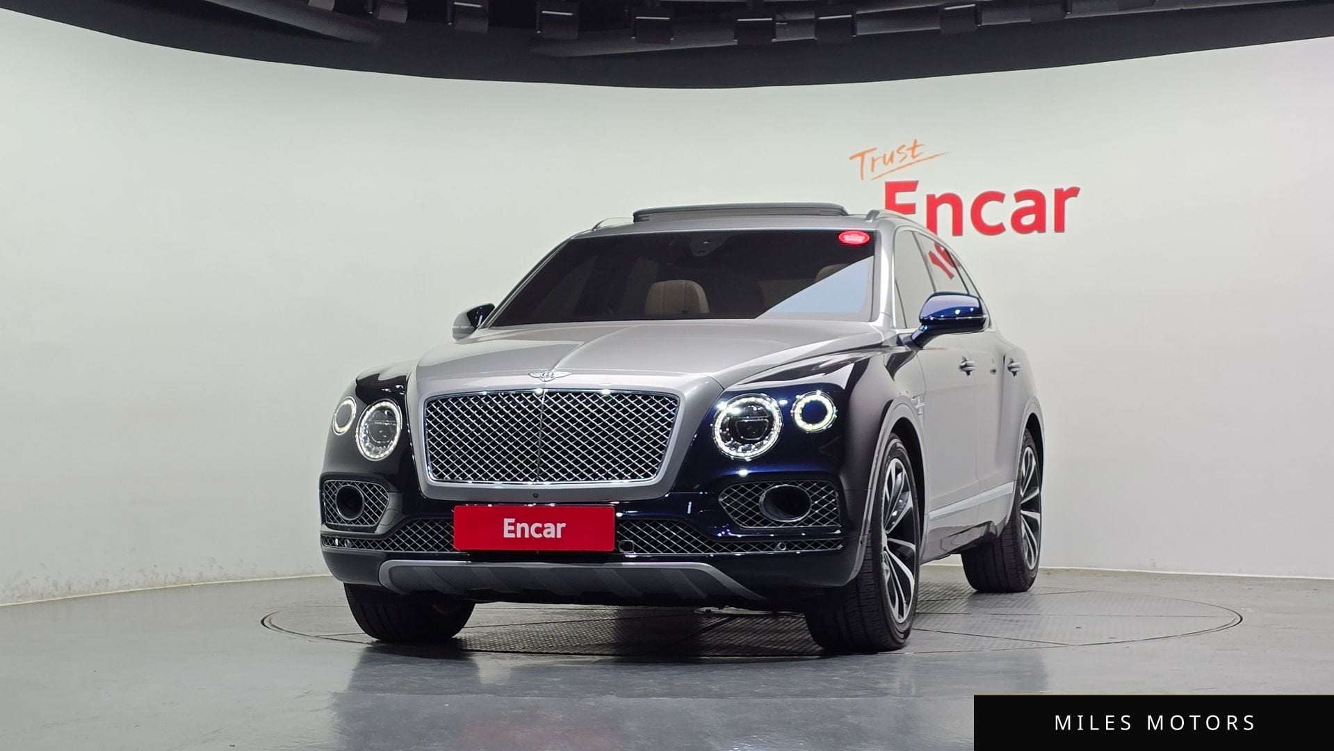 Bentley Bentayga 2017 — миниатюра 3