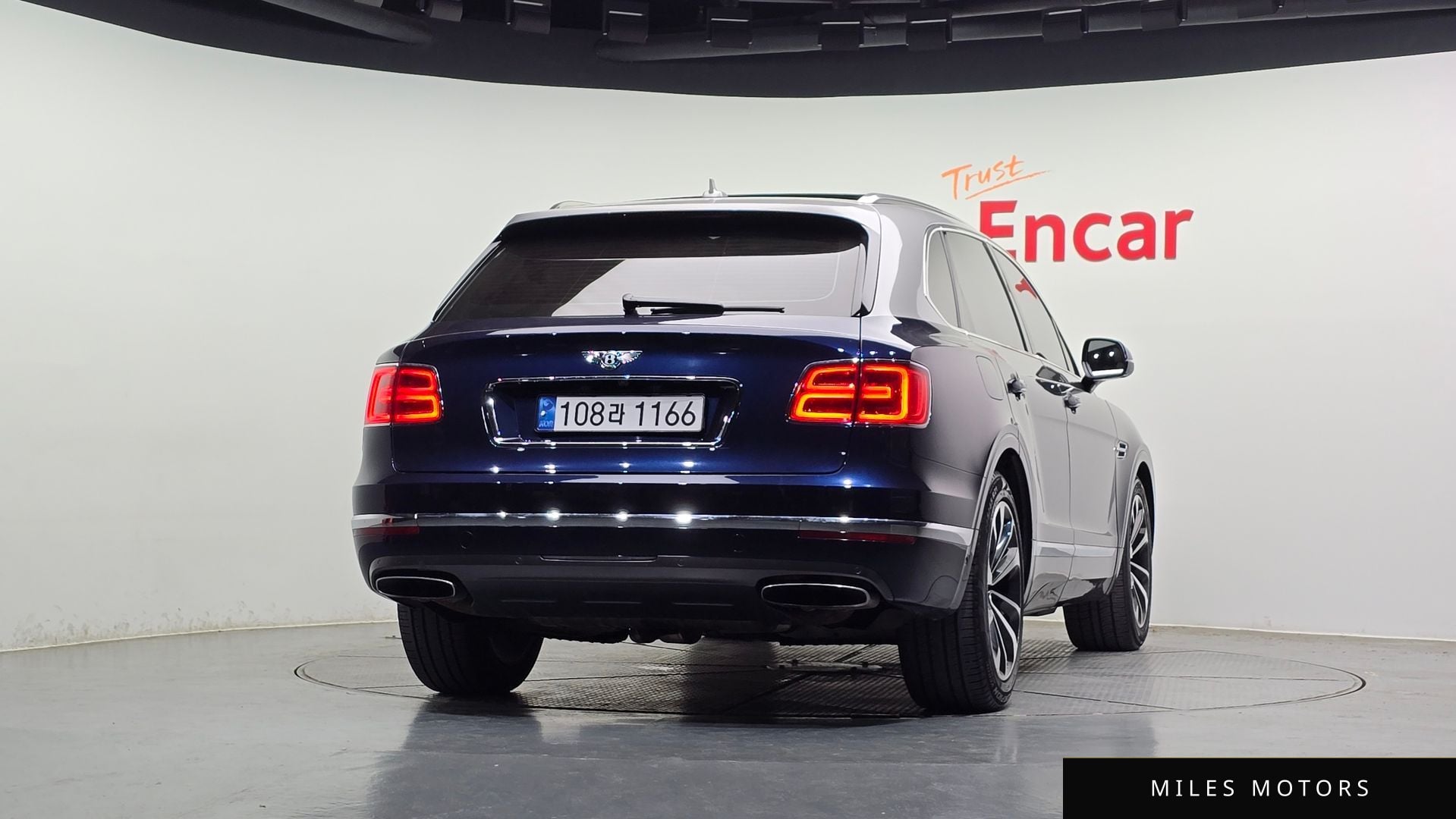 Bentley Bentayga 2017 — миниатюра 4