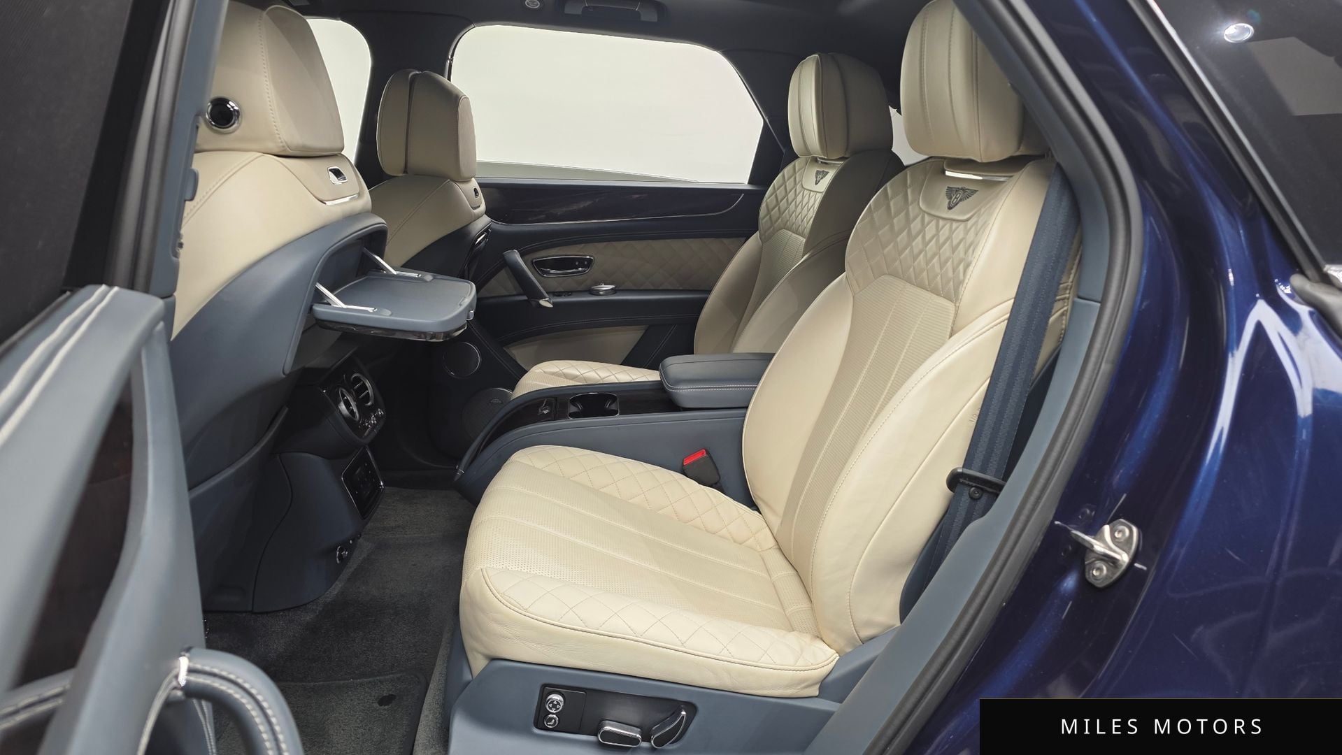 Bentley Bentayga 2017 — миниатюра 12