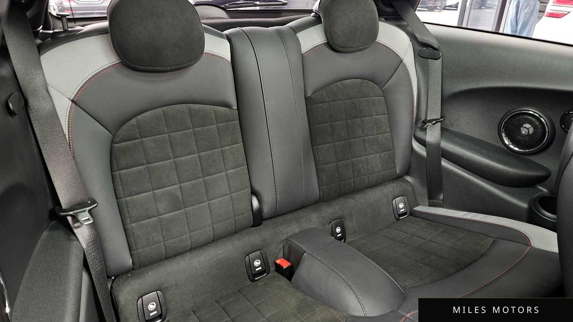 MINI 쿠퍼 S 2021 — миниатюра 18