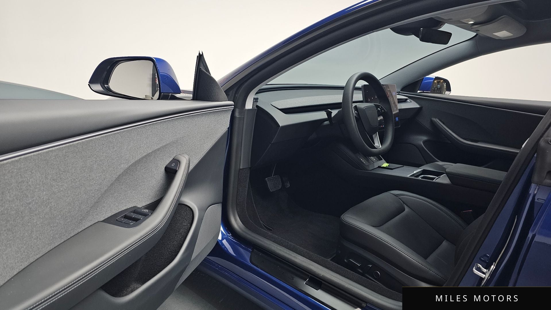 Tesla 모델 3 2025 — миниатюра 12