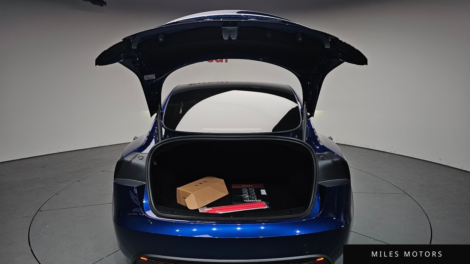 Tesla 모델 3 2025 — миниатюра 26