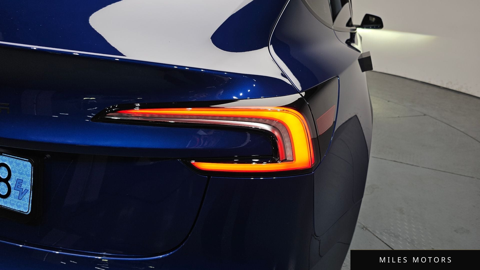 Tesla 모델 3 2025 — миниатюра 8