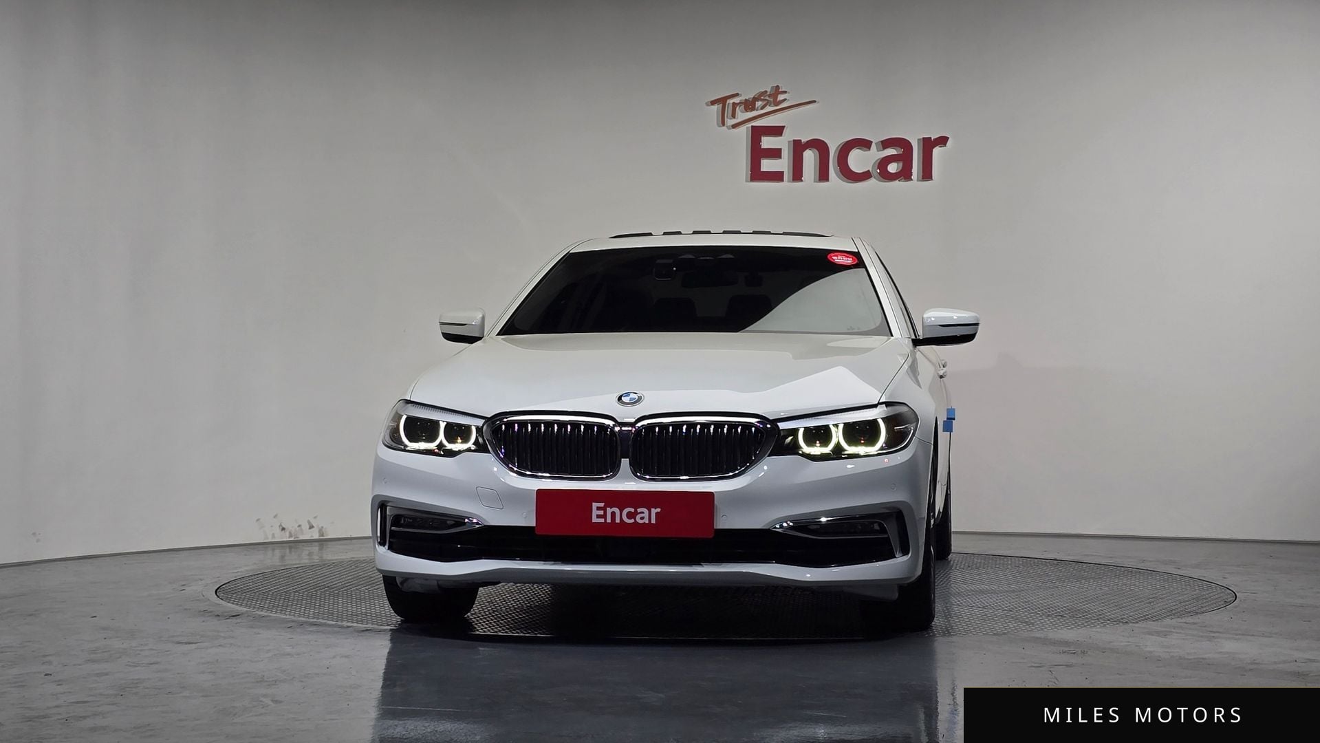 BMW 5 Series (G30) 2018 — миниатюра 3