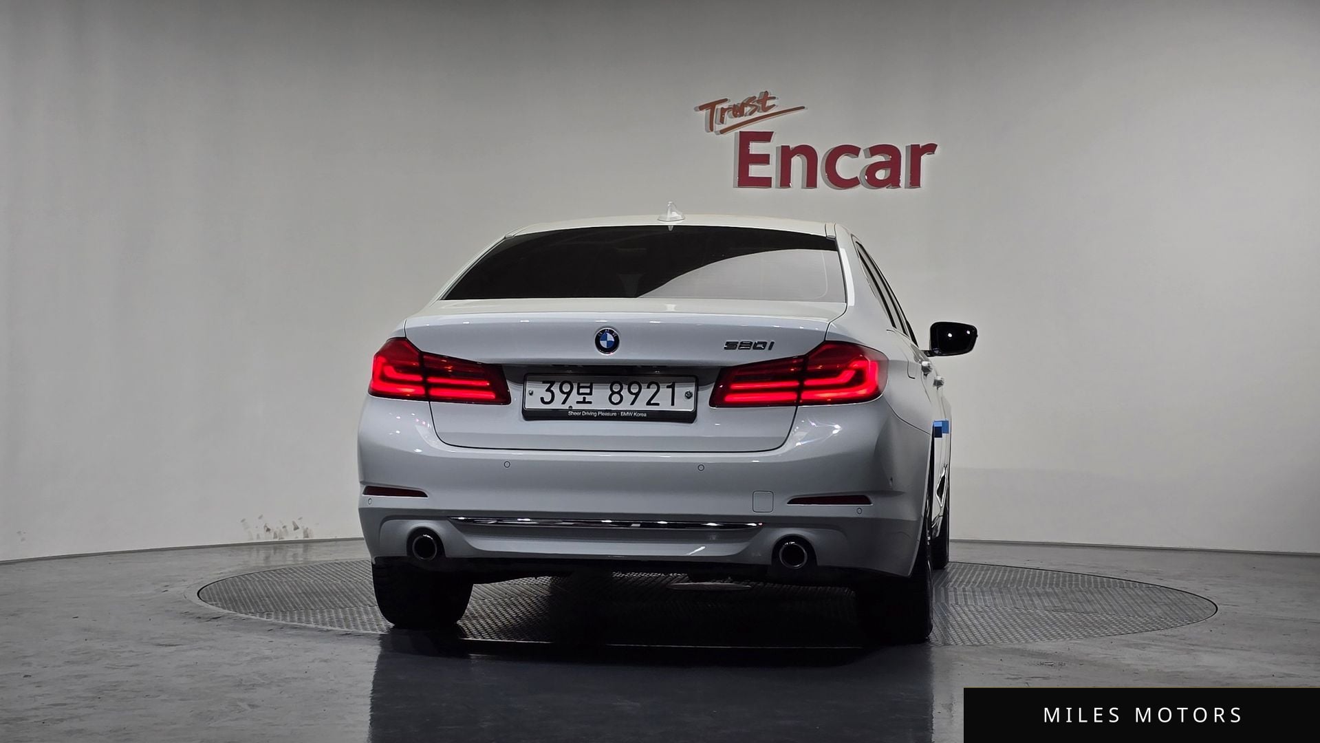 BMW 5 Series (G30) 2018 — миниатюра 4
