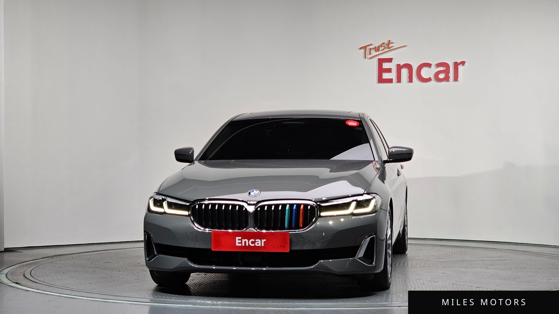 BMW 5 Series (G30) 2022 — миниатюра 3