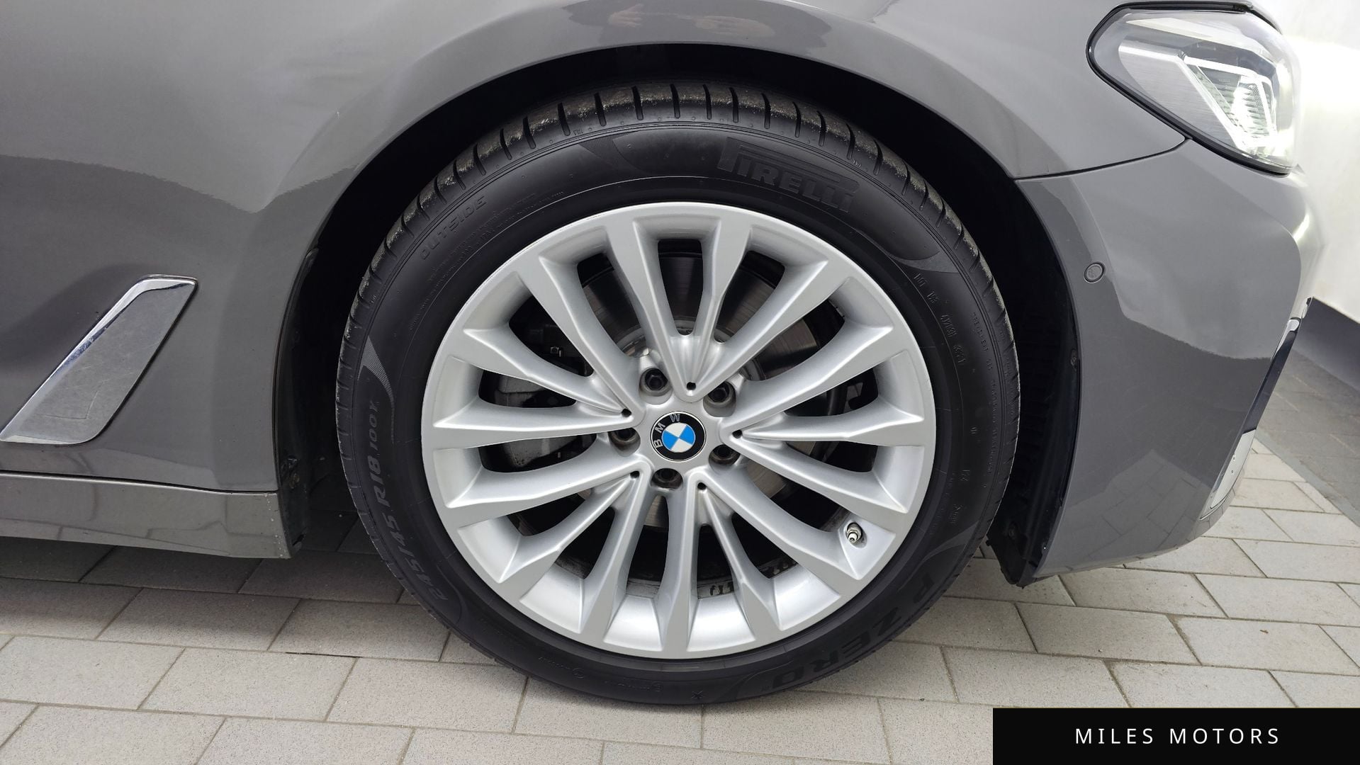 BMW 5 Series (G30) 2022 — миниатюра 7