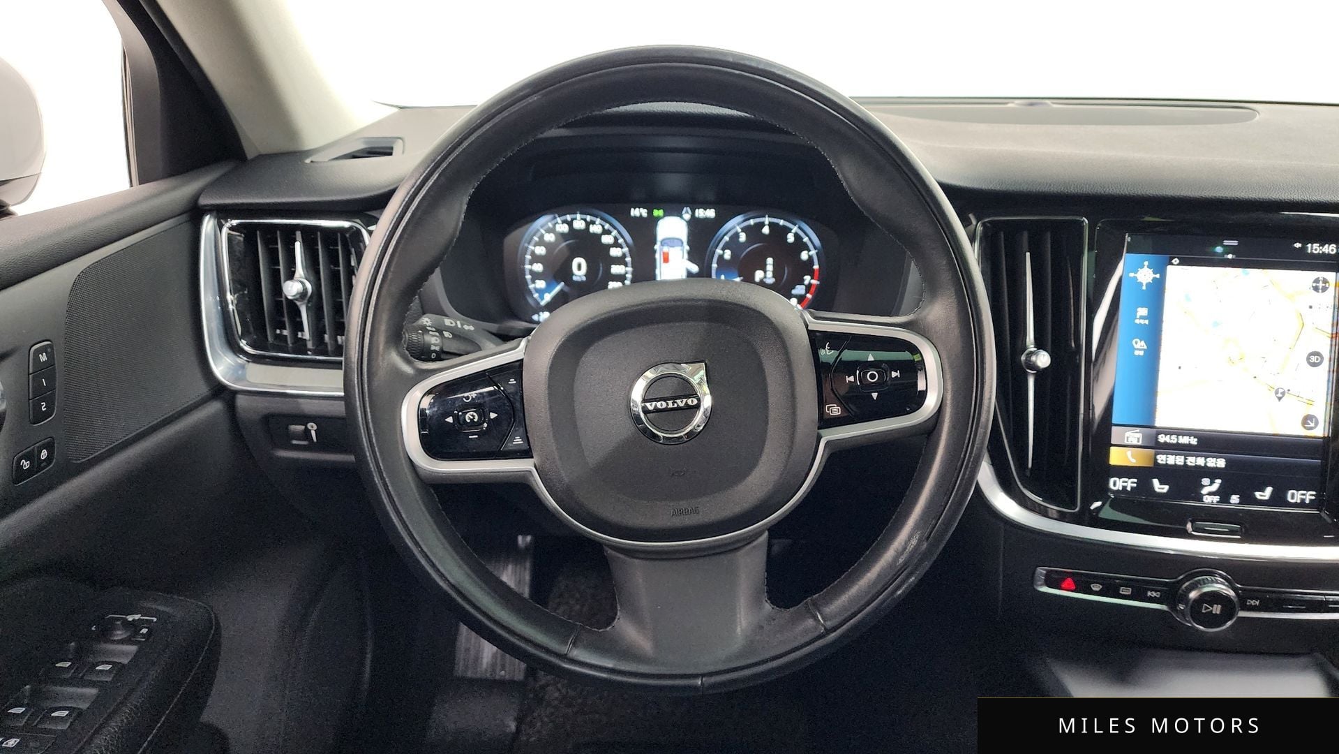 Volvo V60 크로스컨트리 2021 — миниатюра 13