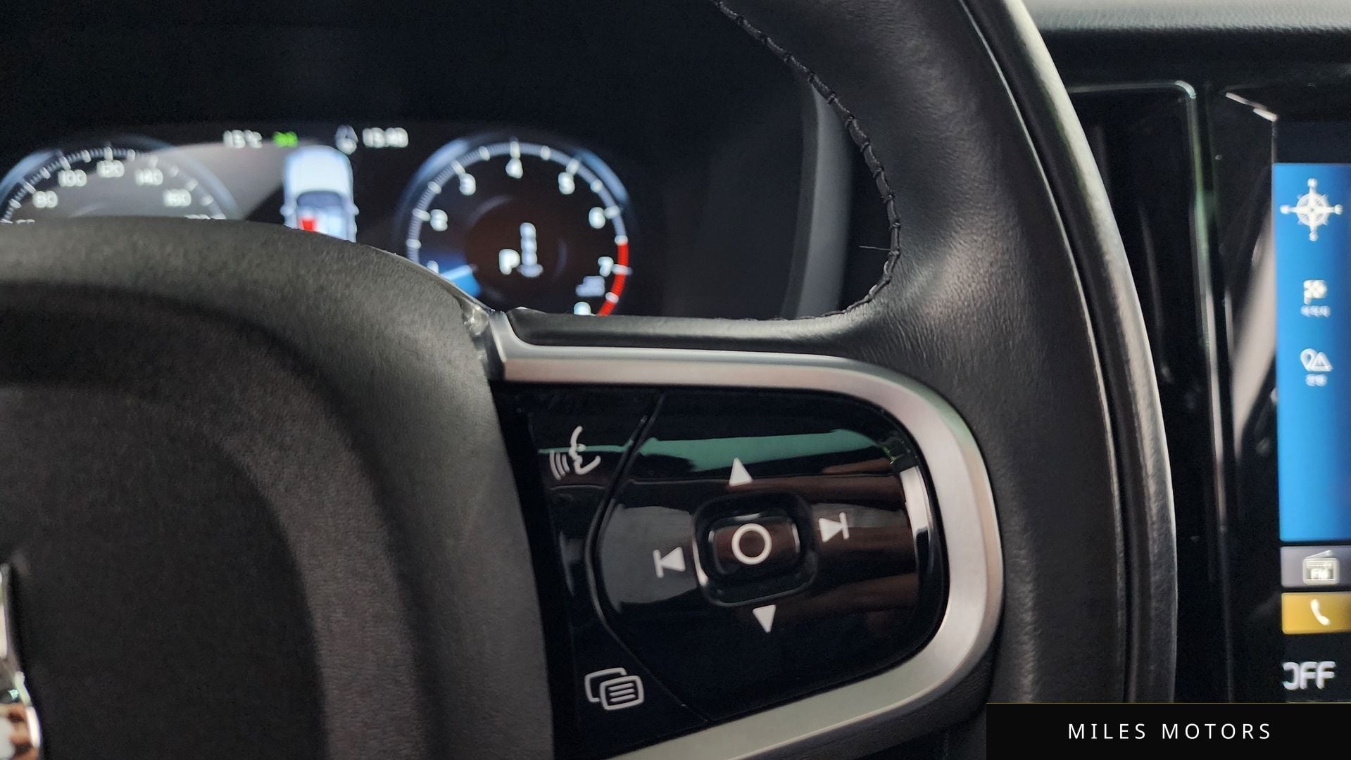 Volvo V60 크로스컨트리 2021 — миниатюра 15