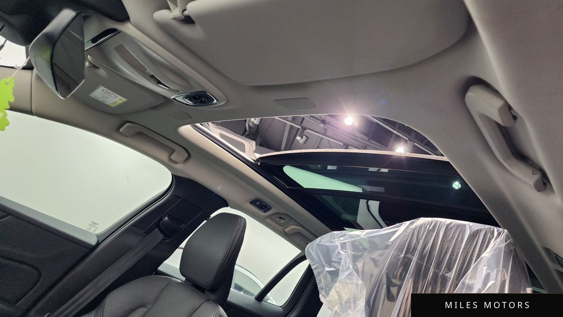 Volvo V60 크로스컨트리 2021 — миниатюра 17