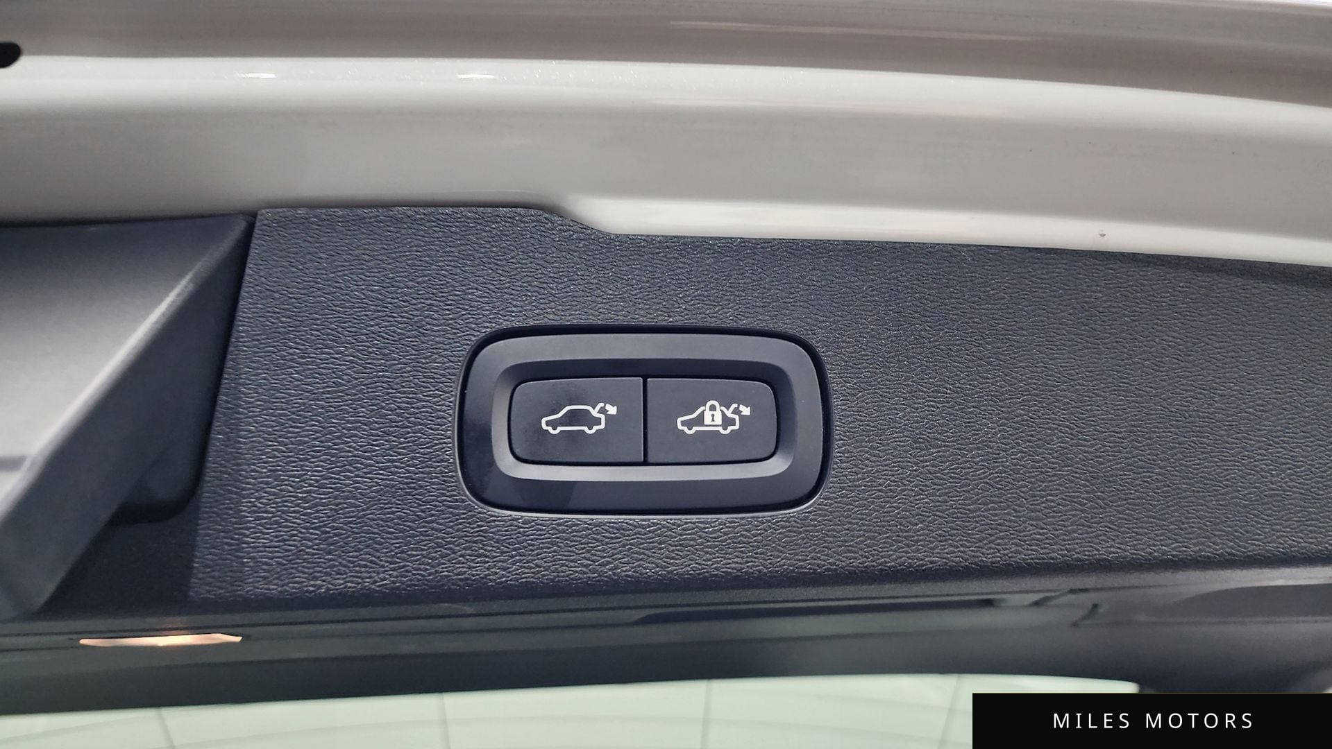 Volvo V60 크로스컨트리 2021 — миниатюра 18