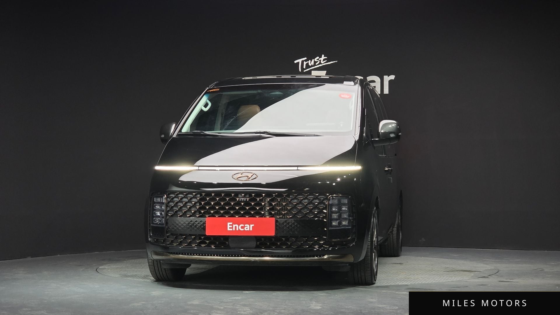 Hyundai Staria 2023 — миниатюра 3