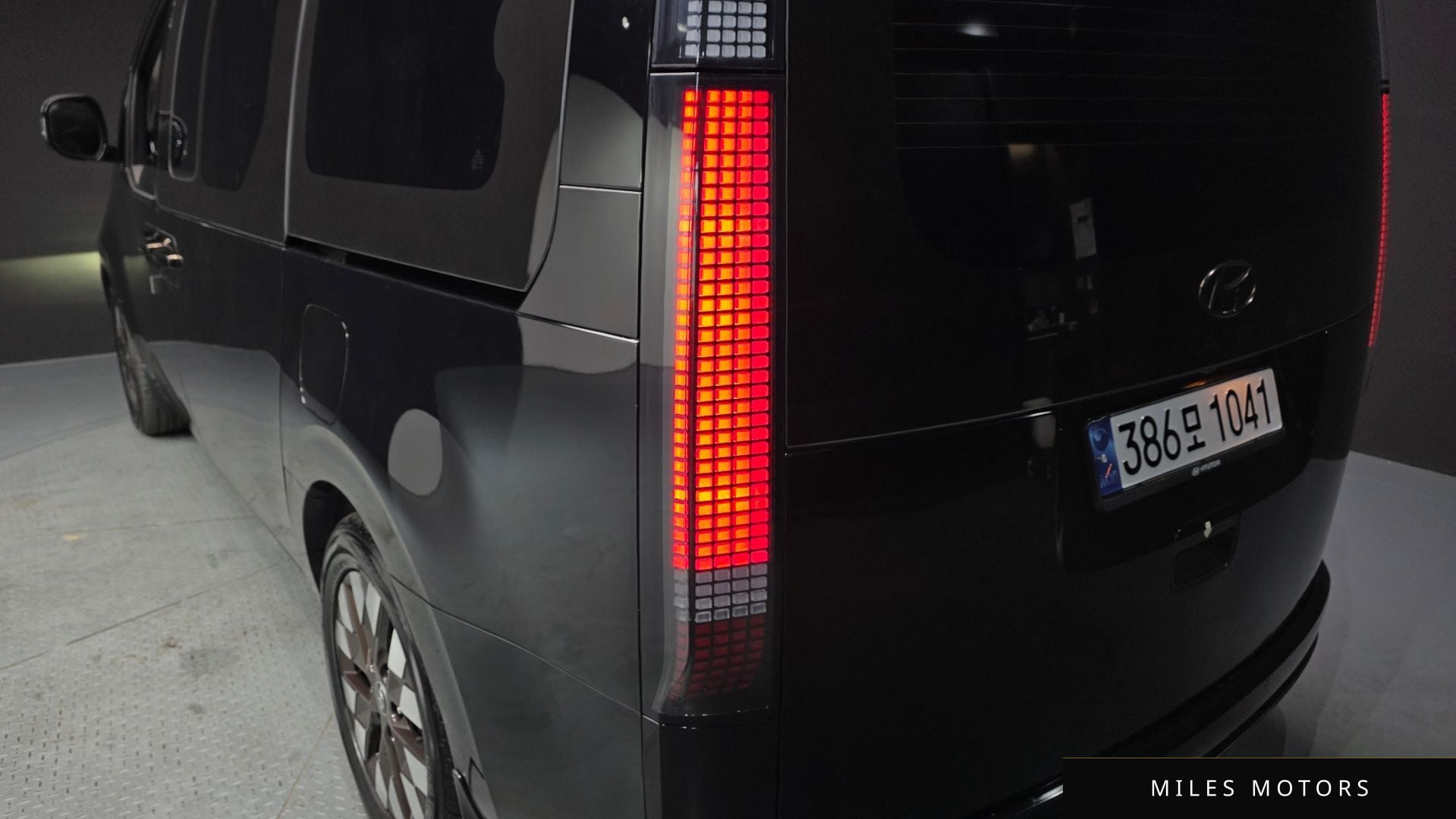 Hyundai Staria 2023 — миниатюра 9