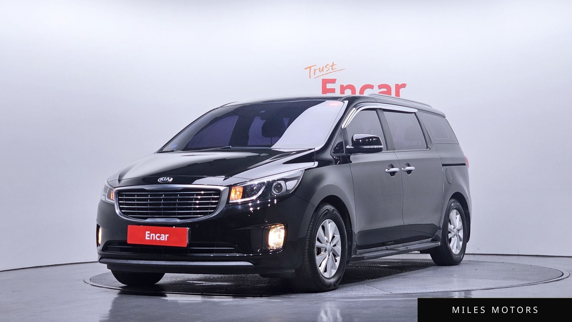 Kia Canival 2016 — фото 1 из 12