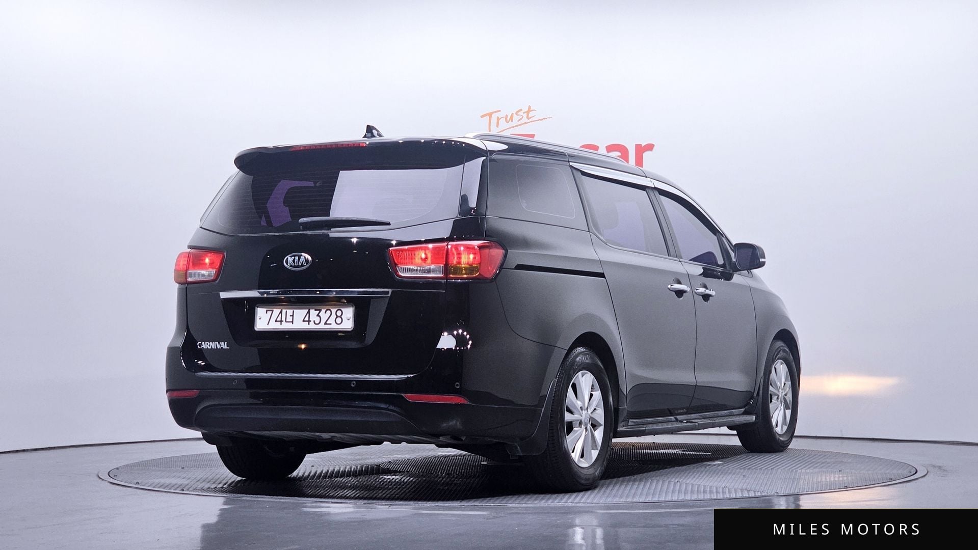 Kia Canival 2016 — миниатюра 2