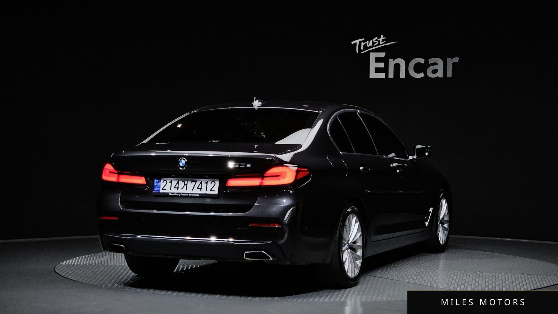 BMW 5 Series (G30) 2021 — миниатюра 2
