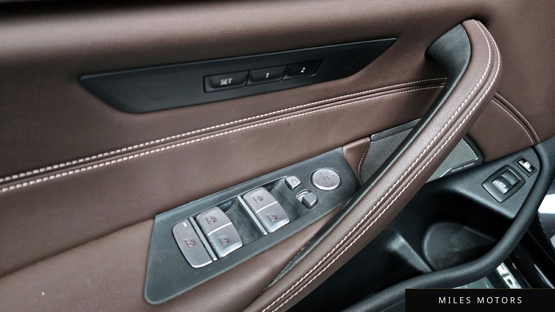BMW 5 Series (G30) 2021 — миниатюра 31