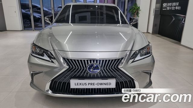 Лексус ES300h 2021 — миниатюра 3