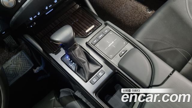 Лексус ES300h 2021 — миниатюра 9