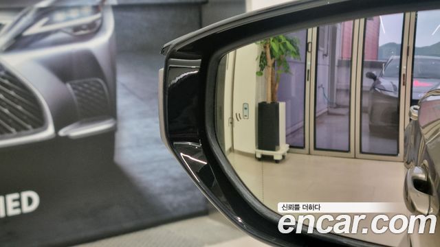 Лексус ES300h 2021 — миниатюра 22