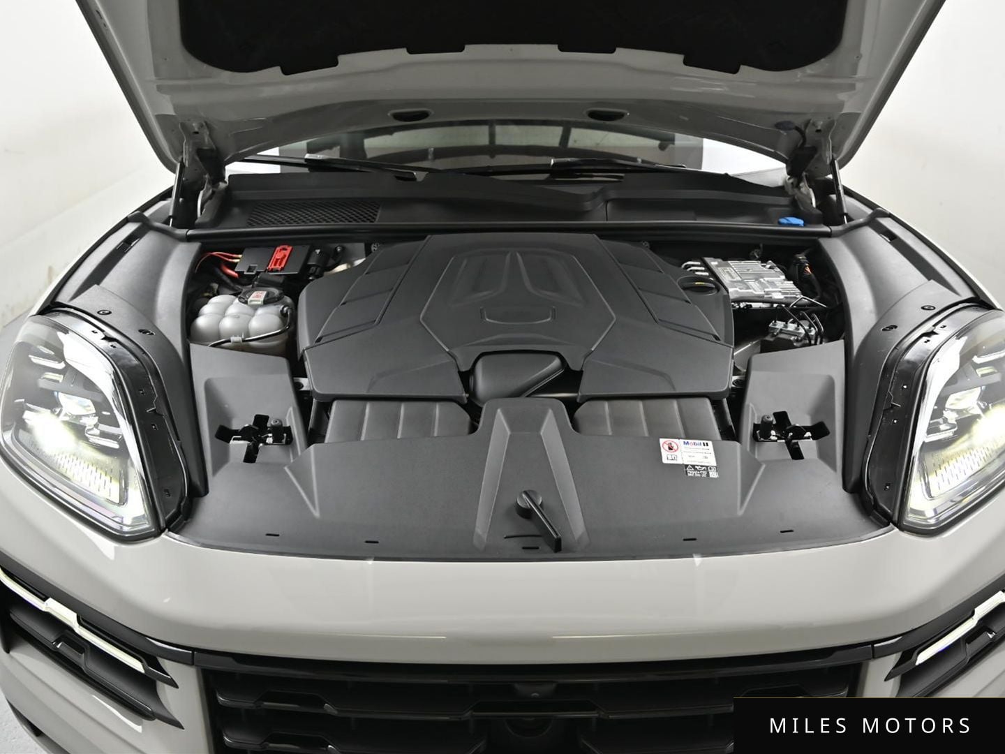 Porsche Cayenne 2024 — миниатюра 6