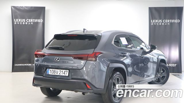 Лексус UX300h 2025 — миниатюра 2