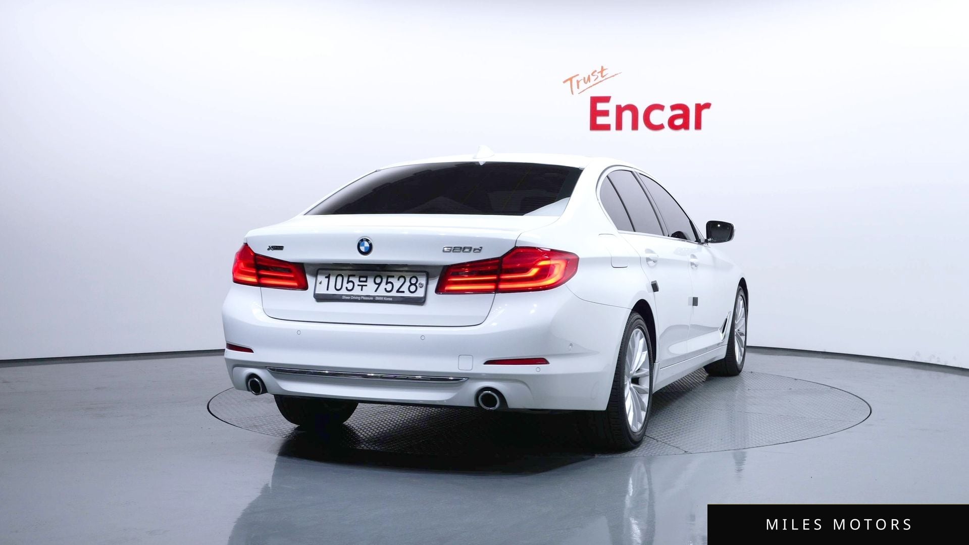 BMW 5 Series (G30) 2020 — миниатюра 4