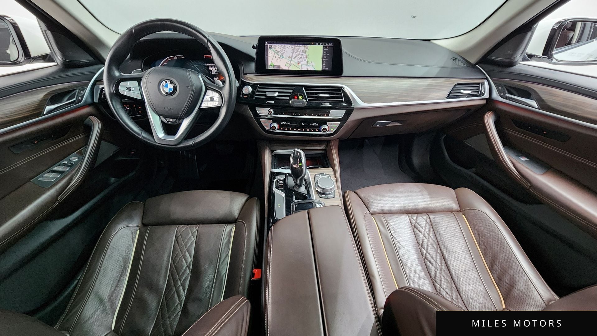BMW 5 Series (G30) 2020 — миниатюра 10