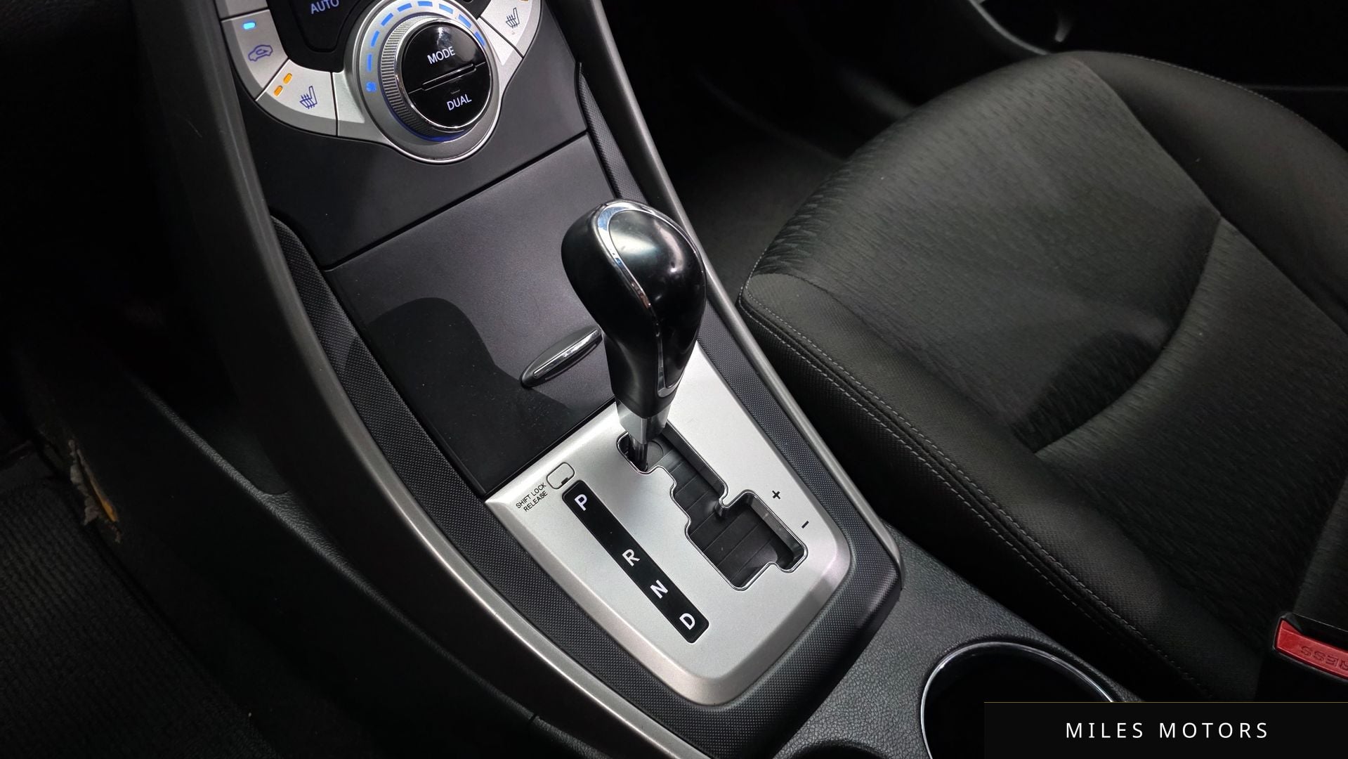 Hyundai AVANTE 2012 — миниатюра 12
