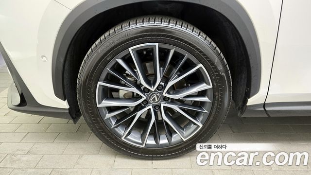 Лексус NX350h 2025 — миниатюра 5
