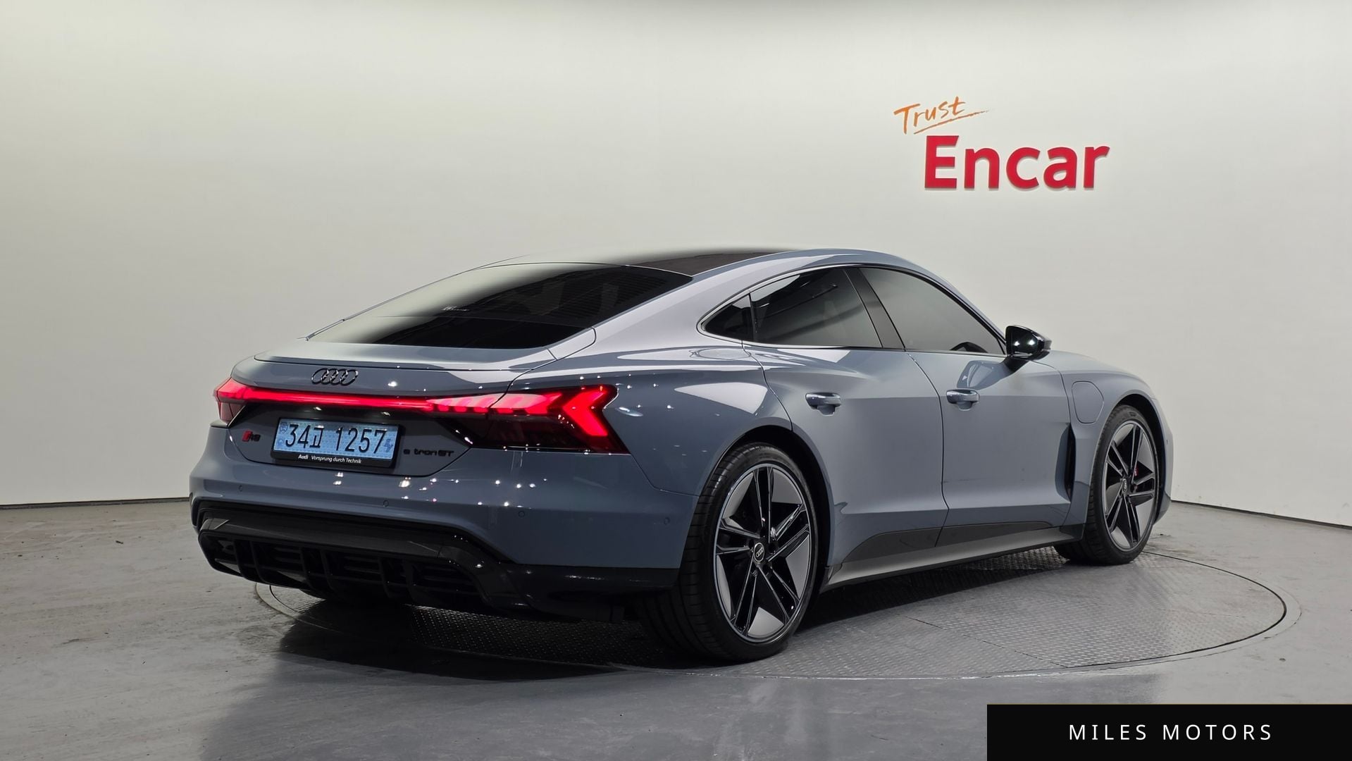 Audi RS e-tron GT 2023 — миниатюра 2