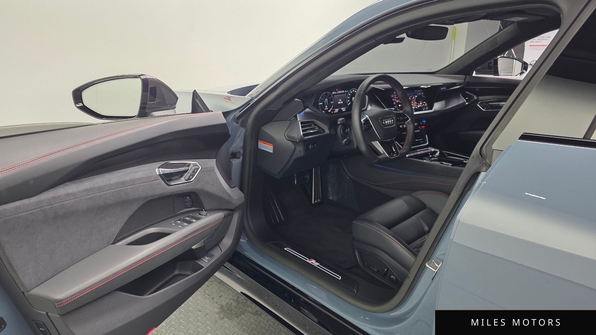 Audi RS e-tron GT 2023 — миниатюра 10