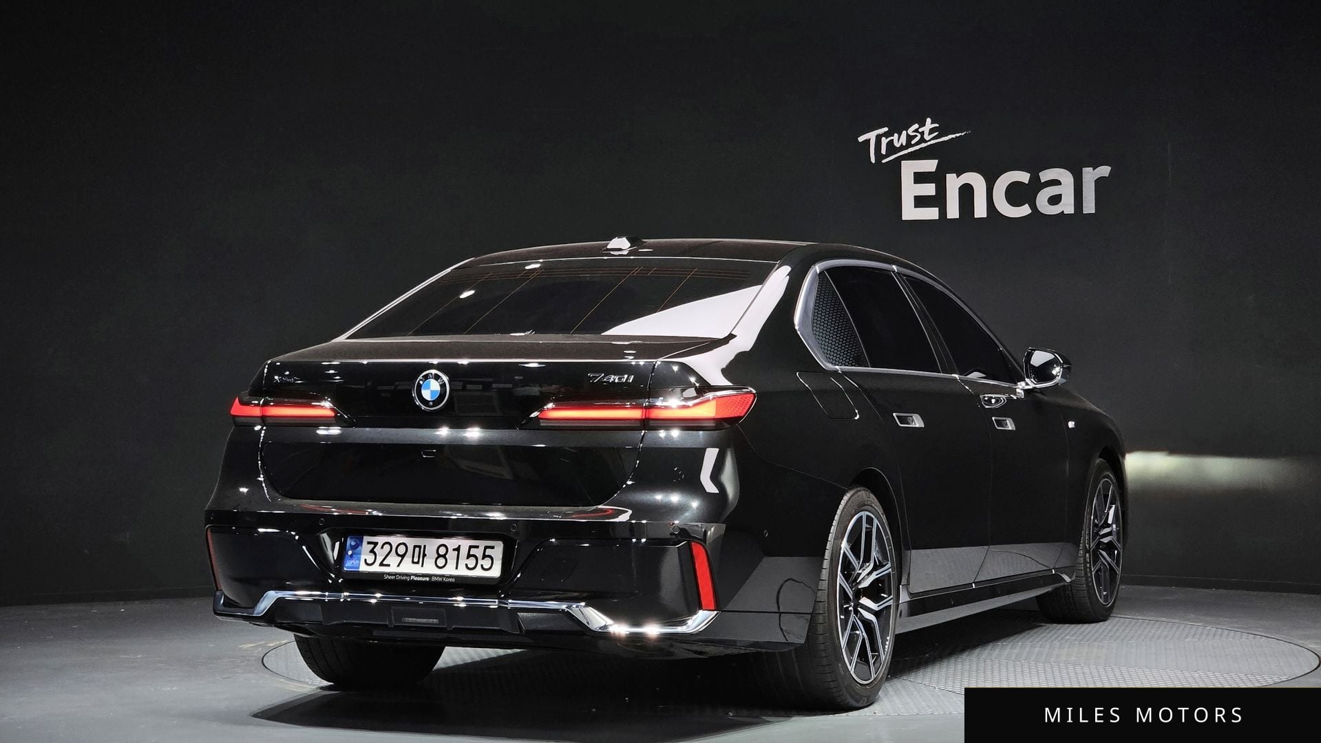 BMW 7 Series (G70) 2024 — миниатюра 2