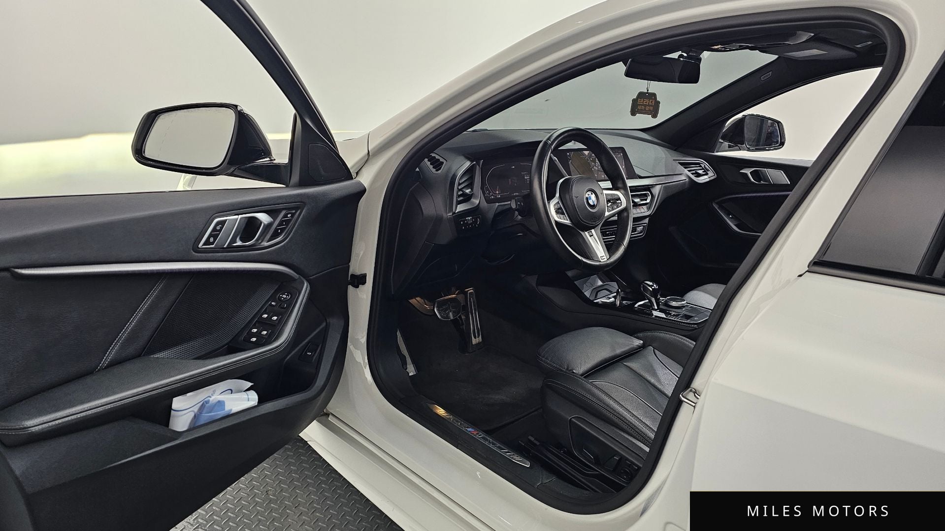 BMW 1 Series (F40) 2022 — миниатюра 13