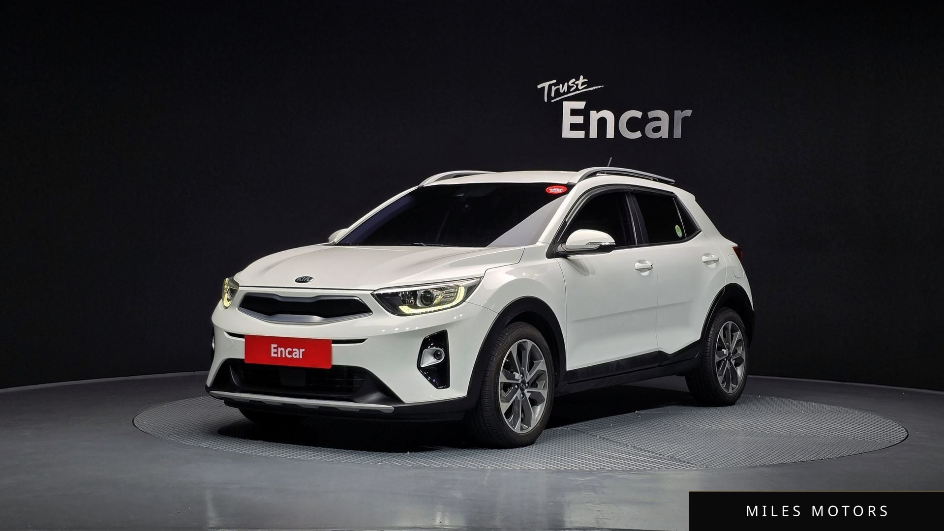 Kia Stonic 2018 — фото 1 из 12