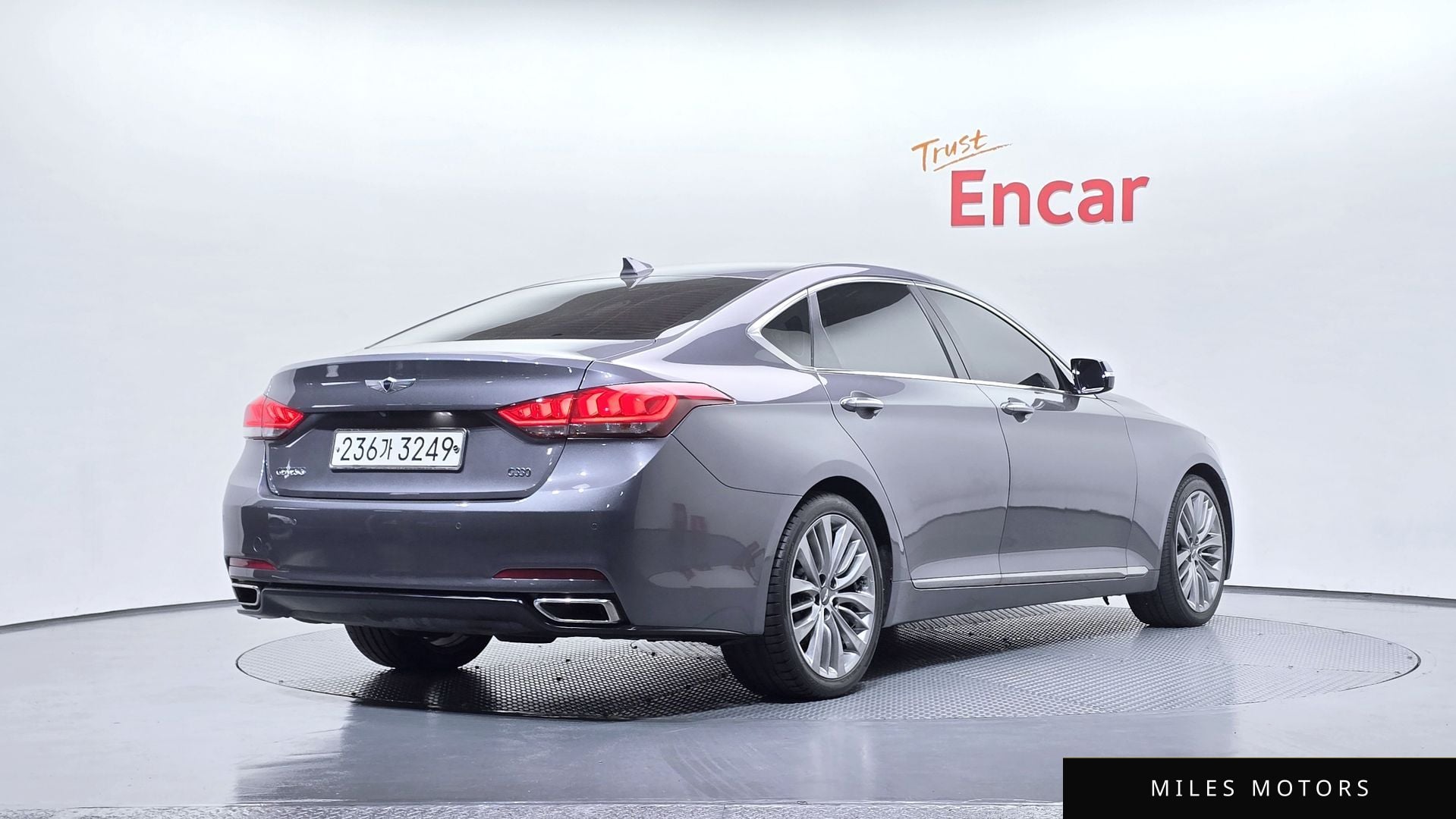 Hyundai Genesis 2016 — миниатюра 2